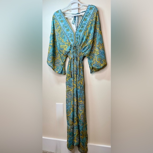 Elegant Paisley Maxi Dress - Picture 5 of 12